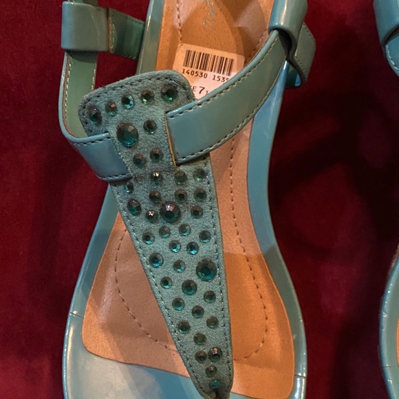 Sandals - Picture 4 of 6